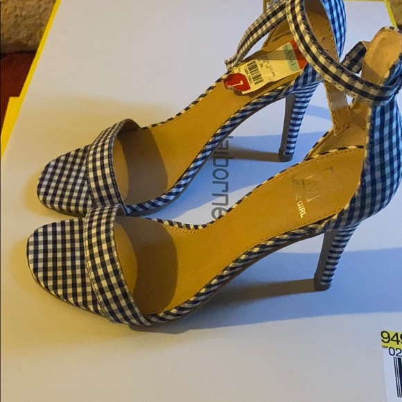 heels - Picture 2 of 2